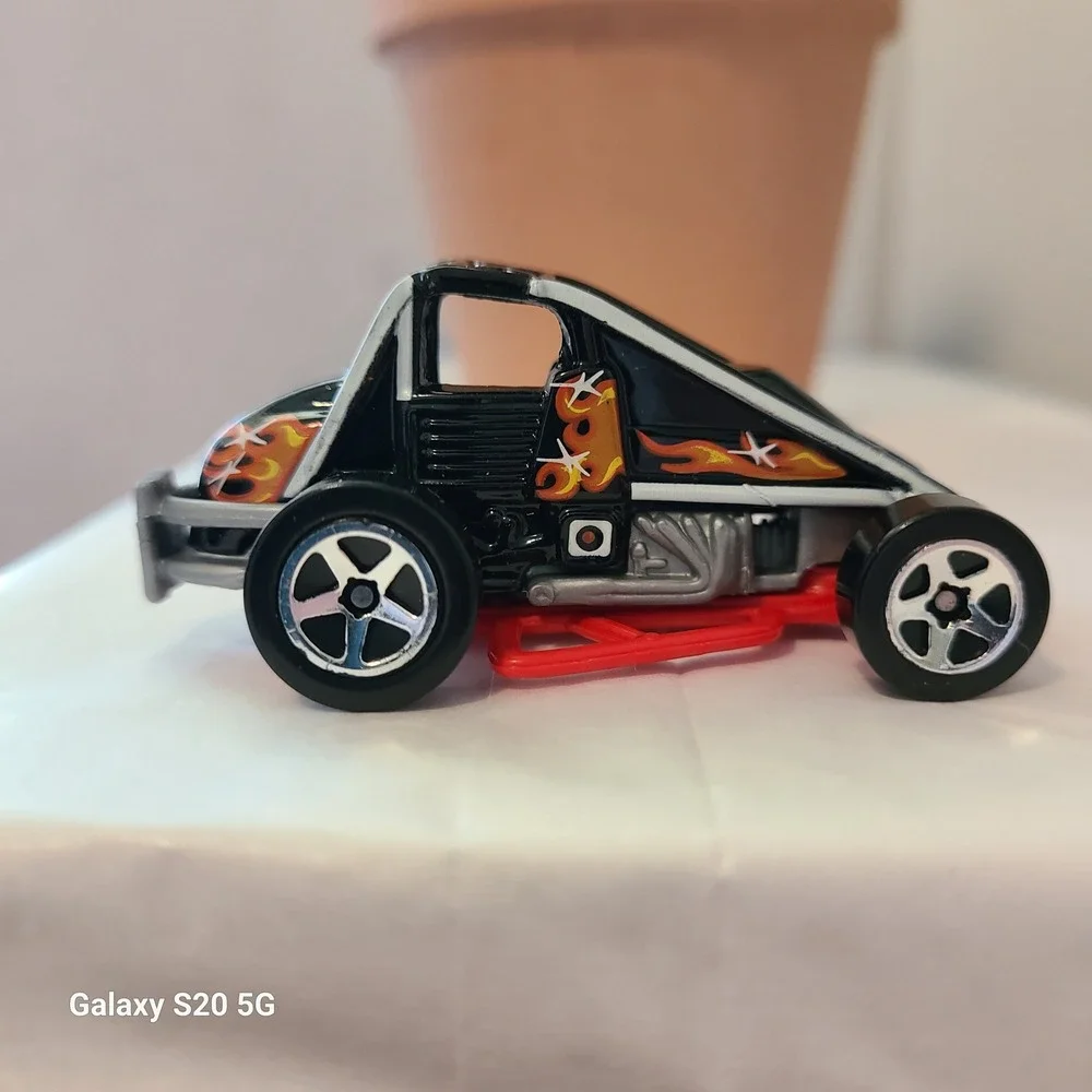 Hot Wheels Slideout Black Red Flames Race Car 1996 Diecast Toy Vehicle‎